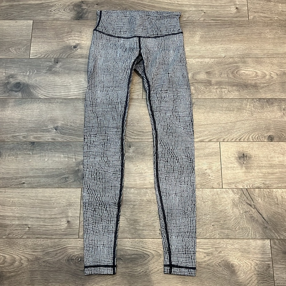 NWOT Lululemon 25” Leggings